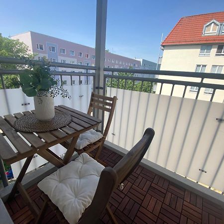 Charming Apartment - Balcony - Wifi - Kitchen Magdeburg Exterior foto
